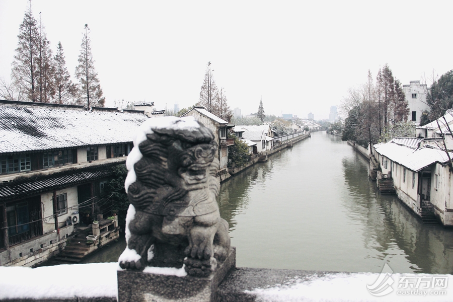 A Songjiang town in snow and tranquility